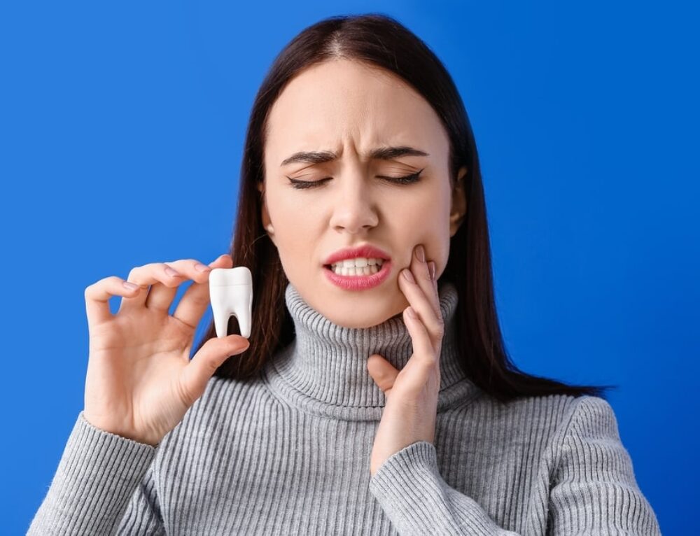 5 Causes of Tooth Pain When Biting Down or Touching Teeth Yankee
